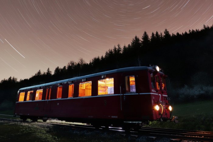 Astrovlakom za pozorovaním nočnej oblohy do Vydrovskej doliny