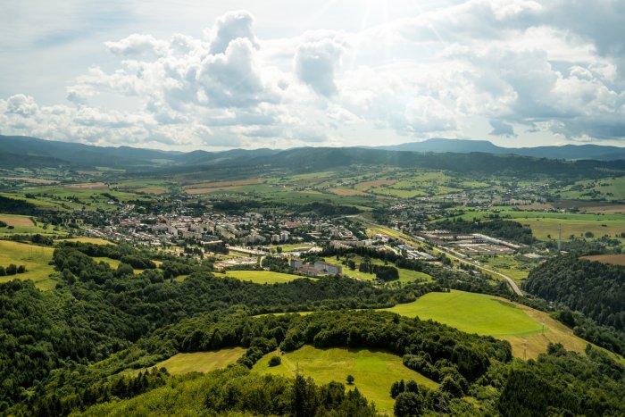 Brezno – mesto zážitkov: čo vidieť a zažiť na jar a začiatku leta